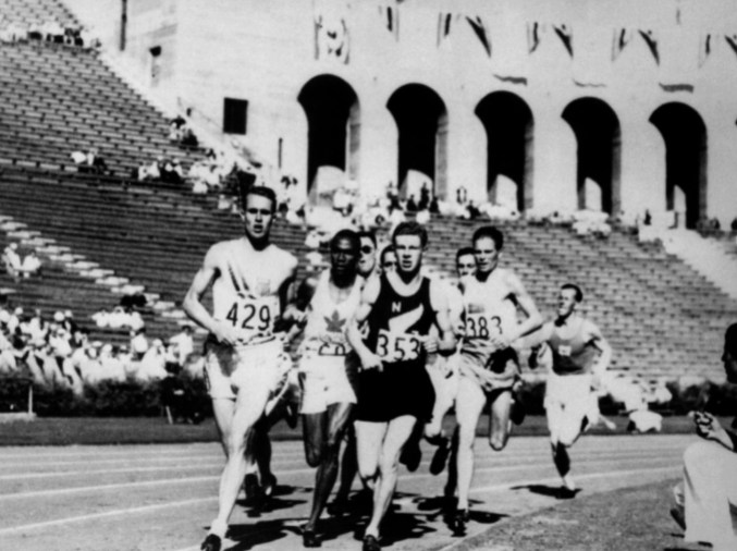 Philip Edwards Des coureurs lors des Jeux de Los Angeles en 1932.