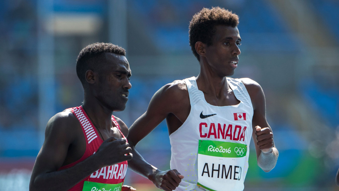 Deux coureurs en action