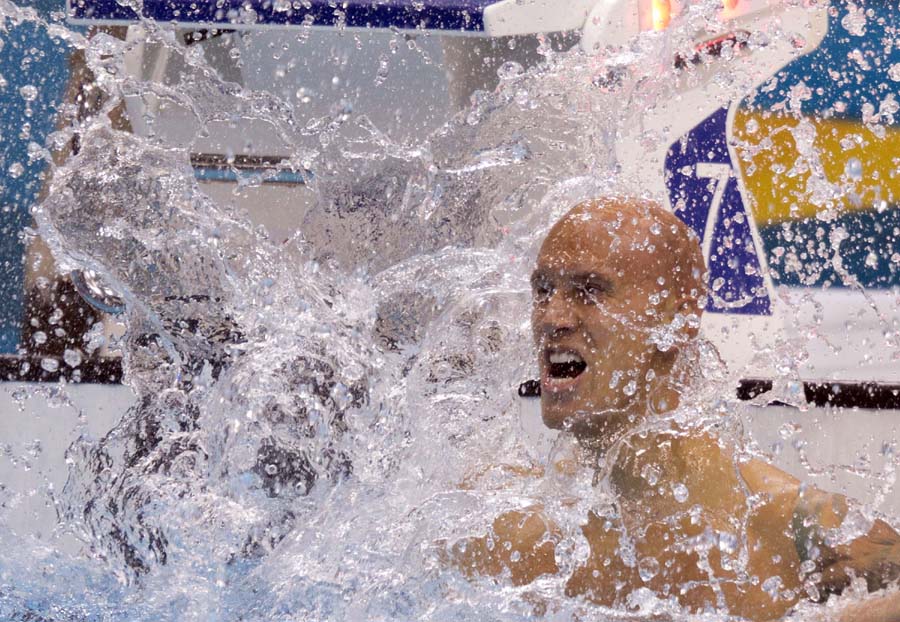 Brent Hayden célèbre sa troisième place au 100 m style libre des Jeux olympiques de Londres, le 1er août 2012.