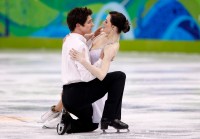 Tessa Virtue et Scott Moir du Canada exécutent leur danse libre lors de la compétition de danse sur glace le lundi 22 février 2010 aux Jeux olympiques d'hiver de 2010 à Vancouver. LA PRESSE CANADIENNE/Paul Chiasson