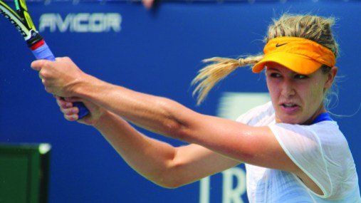 Eugenie Bouchard s'échauffe au Stade Uniprix à Montréal dans le cadre de la Coupe Rogers (Photo: Steve Boudreau).