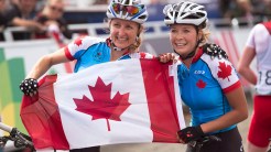 Doublé canadien en vélo de montagne gracieuseté de Catharine Pendrel et Emily Batty.