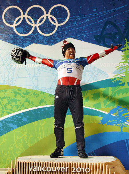 Jon montgomery sur le podium