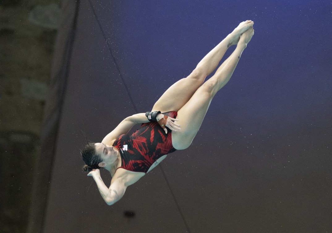 Pamela Ware fait un plongeon.