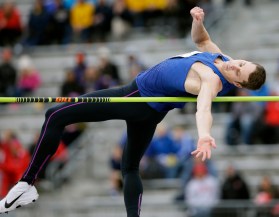 Derek Drouin Derek Drouin aux Drake Relays, à Des Moines (Iowa), le 29 avril 2016 (AP Photo/Charlie Neibergall).