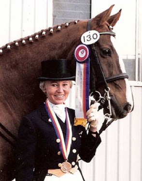 88_canada_pracht_emirage_01 Eva-Maria Pracht avec sa médaille de bronze à l'épreuve du dressage aux Jeux olympiques de Séoul de 1988 (Photo : Europe Dressage)