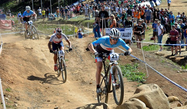 Raphaël Gagné (avant). (Photo : Cyclisme Canada)