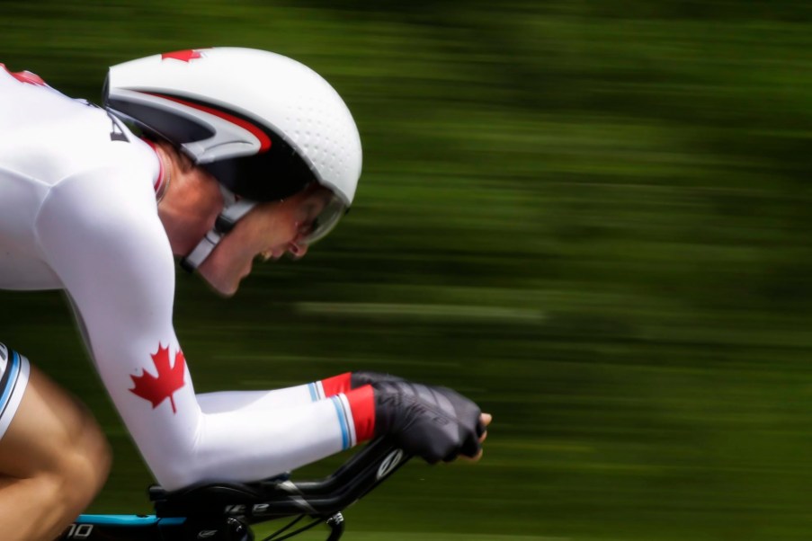 Canada Pan Am Games Cycling Le Canadien Hugo Houle lors de l’épreuve individuelle masculine du contre-la-montre aux Jeux panaméricains de 2015 à Toronto. Houle remporta l’or. (AP Photo/Felipe Dana)