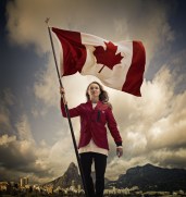 Rosie MacLennan lors de la séance photo du porte-drapeau d'Équipe Canada pour la cérémonie d'ouverture des Jeux de Rio 2016.