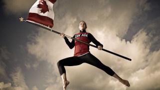 Rosie MacLennan lors de la séance photo du porte-drapeau d'Équipe Canada pour la cérémonie d'ouverture des Jeux de Rio 2016.