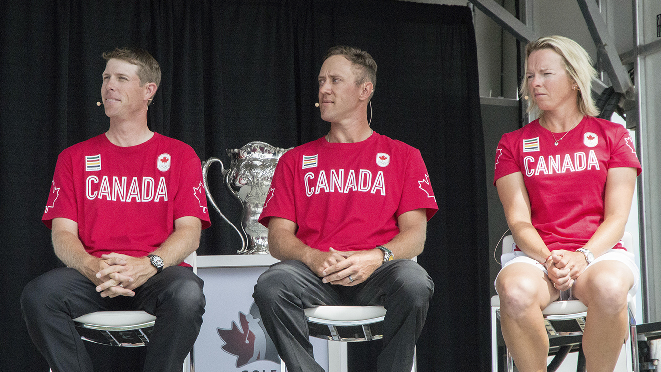 David Hearn, Graham DeLaet et Alena Sharp lors de l'annonce de l'équipe canadienne de golf,le 19 Juillet 2016. (Tania Barkowski / COC)