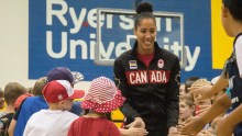 Miranda Ayim lors de l'annonce de l'équipe de basketball féminin pour Rio 2016, le 22 juillet.