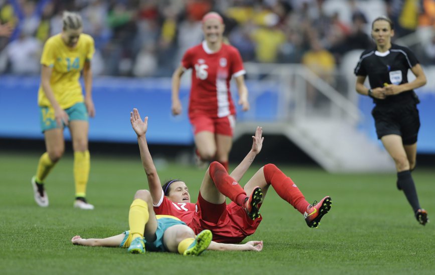 Christine Sinclair célèbre son but contre l'Australie aux Jeux olympiques de 2016, le 3 août à São Paulo .(AP Photo/Nelson Antoine)