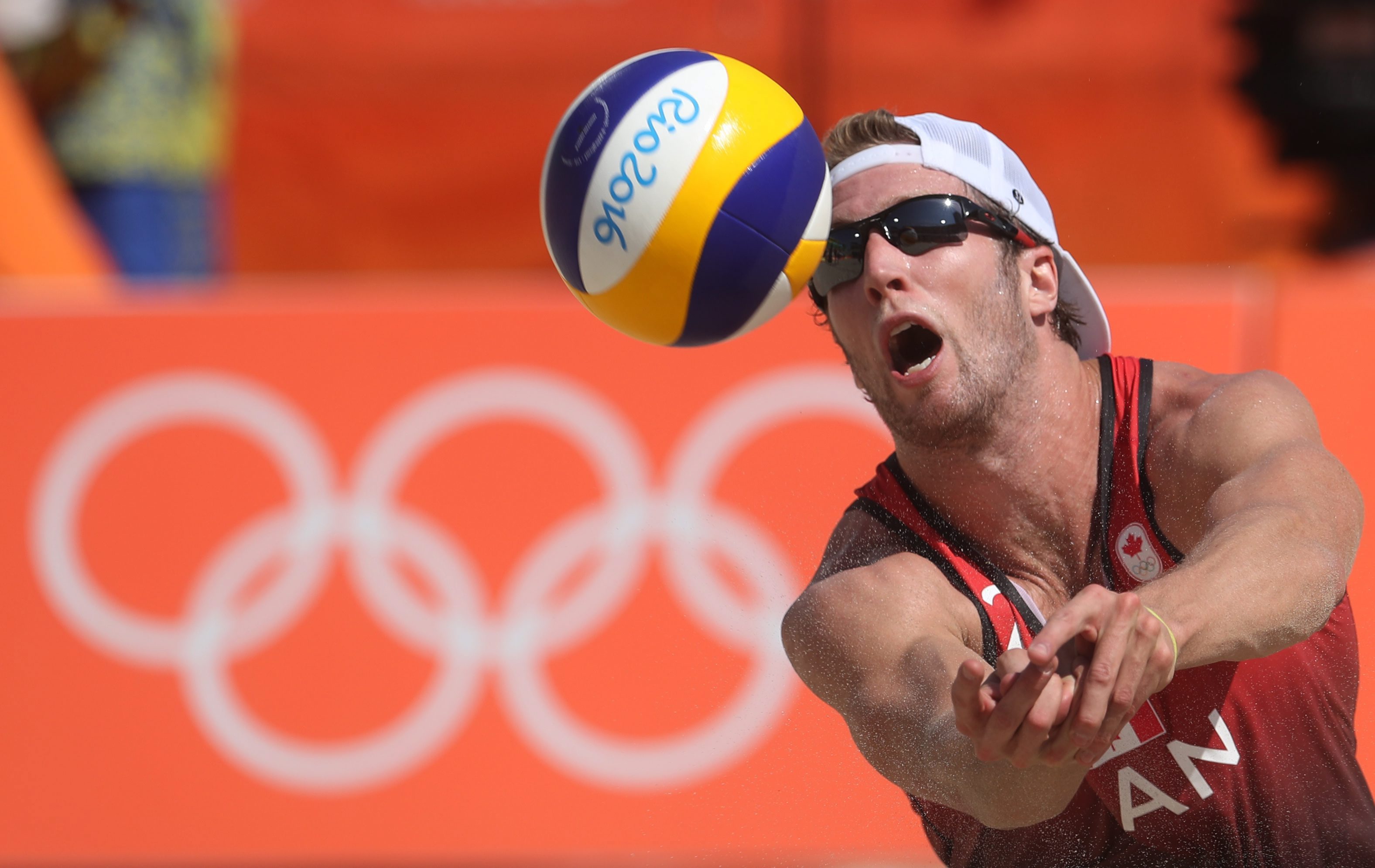 Sam Schachter et son partenaire Josh Binstock sont passés bien près de surprendre la formation italienne lundi soir.