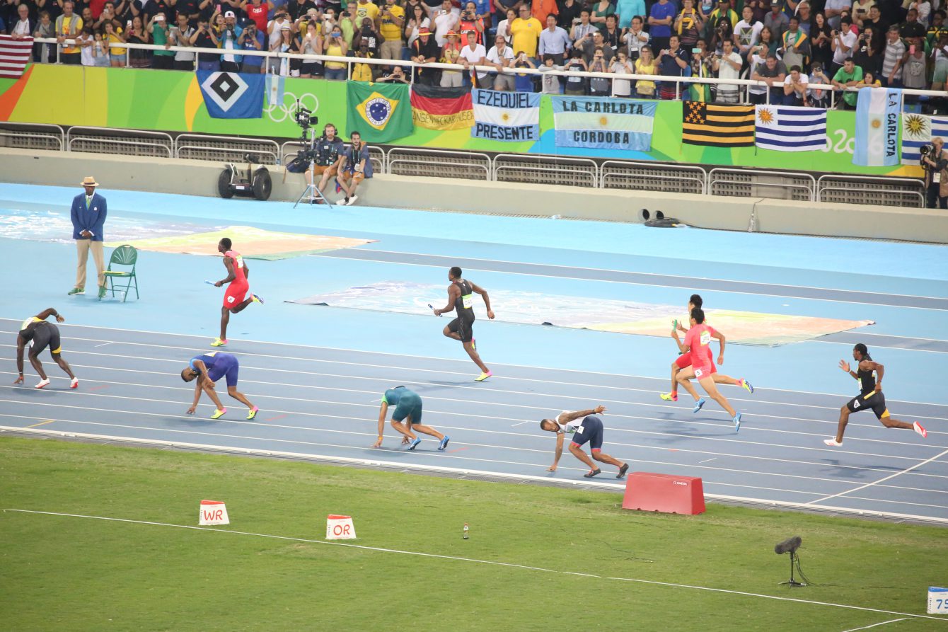 Les Canadiens décrochent le bronze olympique lors de la finale du relais 4x100 m au stade olympique à Rio de Janeiro, vendredi le 19 août 2016. (Photo : COC/Steve Boudreau)
