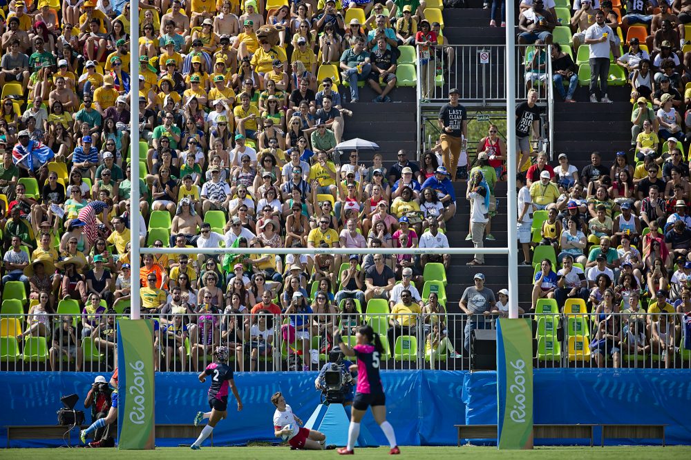 L'équipe féminine de Rugby gagne contre le Japon lors de son premier match olympique le 6 août 2016 à Rio de Janeiro. (Photo: Paige Stewart pour Rugby Canada)