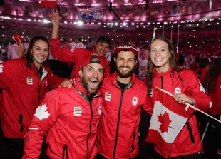 Équipe Canada lors de la cérémonie de clôture aux Jeux de 2016, à Rio. Photo : COC.