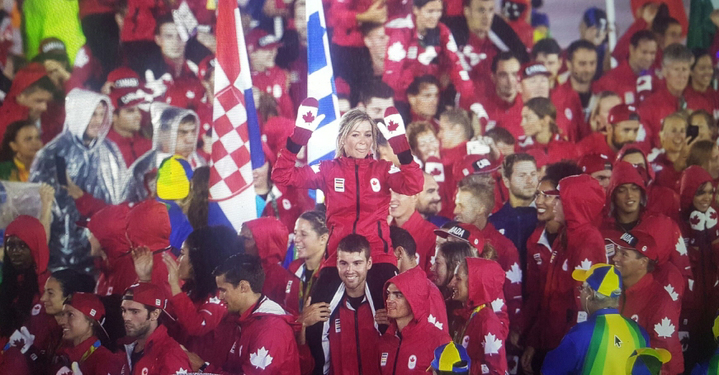 Équipe Canada lors de la cérémonie de clôture des Jeux olympiques de 2016, à Rio. (AP Photo/Charlie Riedel)