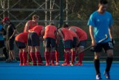 Gordon Johnston d’Équipe Canada lance sur le gardien adverse lors d’un match amical contre la Nouvelle-Zélande aux Jeux olympiques de 2016, à Rio. COC Photo by Jason Ransom