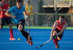 Scott Tupper effectue une passe lors d’un match amical contre la Nouvelle-Zélande aux Jeux olympiques de 2016, à Rio. COC Photo by Jason Ransom