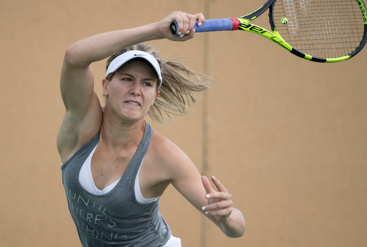 Genie Bouchard pratique sous la pluie avant le début des Jeux olympiques à Rio , de Janeiro au Brésil, mardi le 2 août 2016. Photo du COC par Jason Ransom