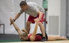 L’entraîneur David Kenwright avec Brittany Rogers lors de la session d’entraînement d’Équipe Canada aux Jeux de Rio, 2016. COC Photo par Jason Ransom
