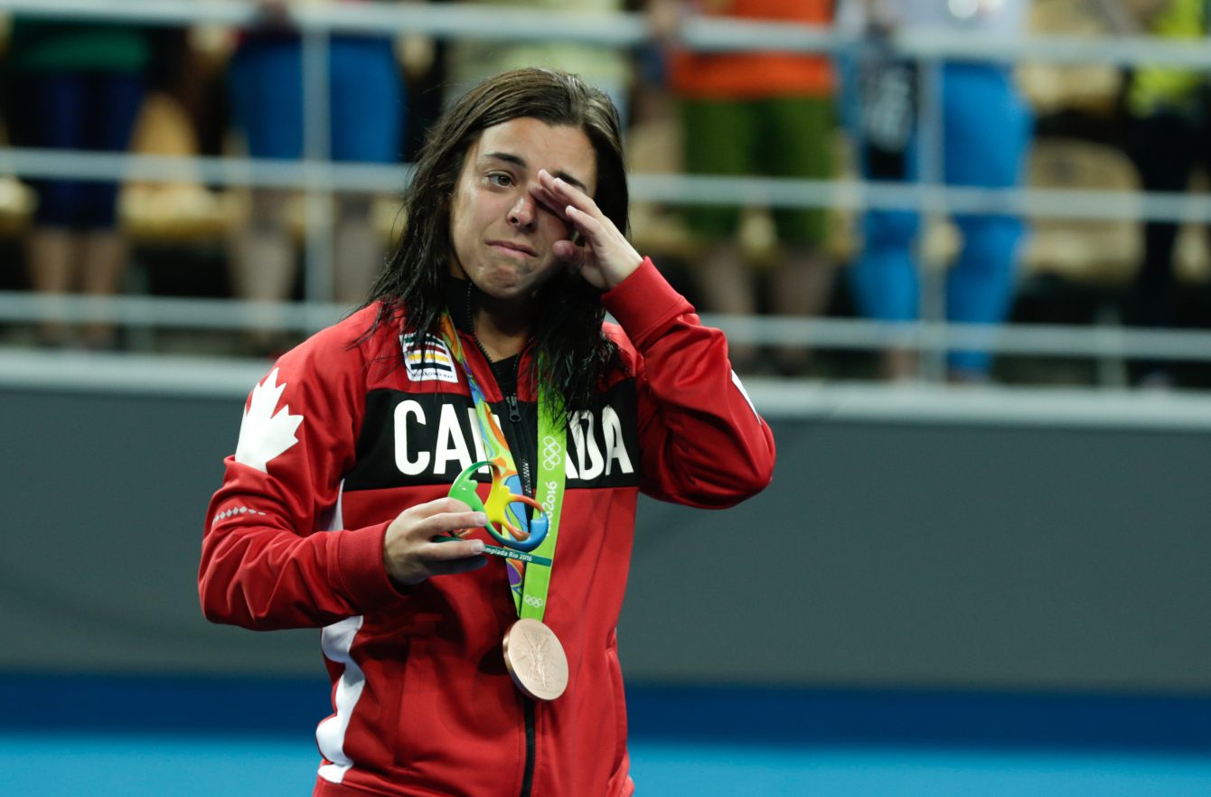 Meaghan Benfeito reçoit sa médaille de bronze du 10 m individuel aux Jeux olympiques de Rio, le 18 août 2016. Photo du COC/Jason Ransom
