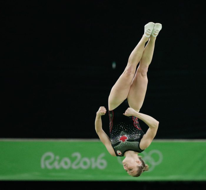 Rosie Maclennan durant sa performance en qualifications à la trampoline aux Jeux de Rio. 12 août 2016. Photo Jason Ransom
