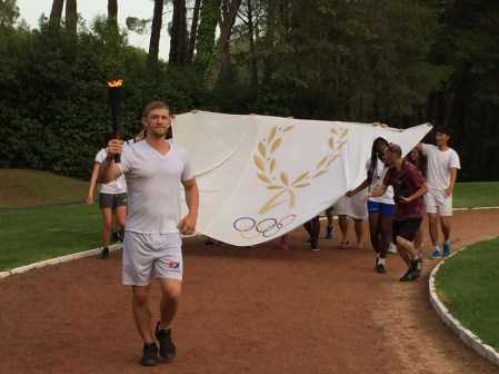 ioa-torch-relay Relais de la flamme à l'AIO.
