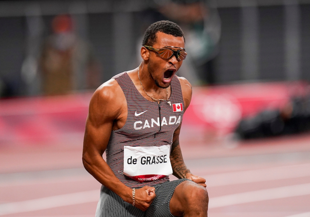 Andre De Grasse cri de joie après sa victoire au 200 m à Tokyo 2020