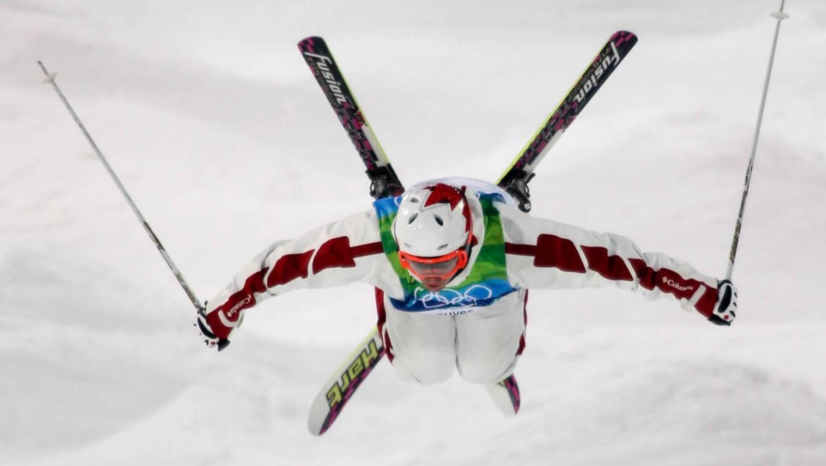 Alexandre Bilodeau prépare son atterrissage lors d'un entraînement à Cypress Mountain. (PC/Mike Ridewood)