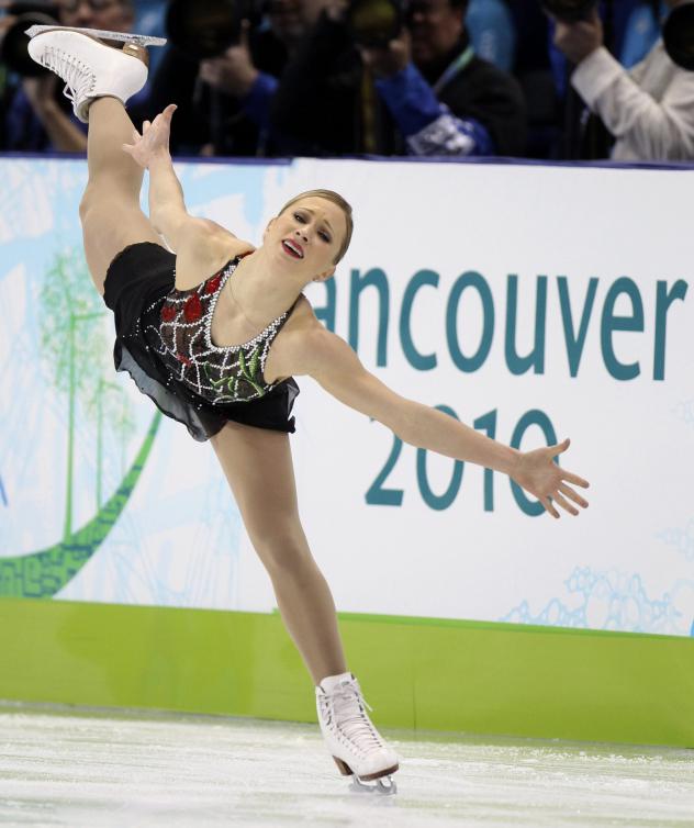 Joannie Rochette, lors de son programme court à Vancouver. (AP Photo/Mark Baker)