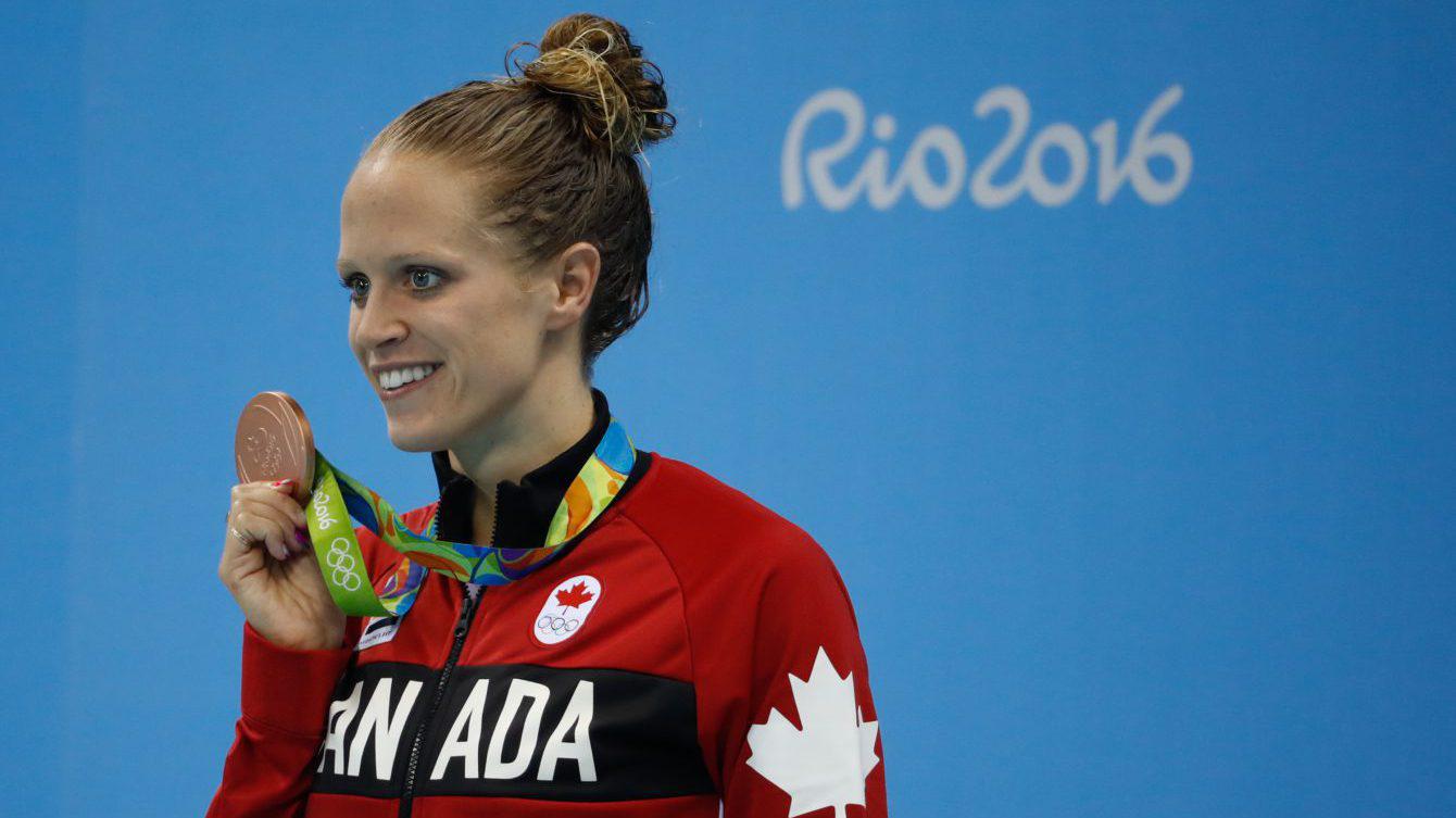 Hilary Caldwell et sa médaille de bronze acquise au 200 m dos à Rio.
