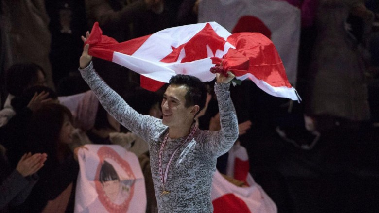 PatrickChan Patrick Chan célèbre sa première position après son retour en compétition le 31 octobre 2015.