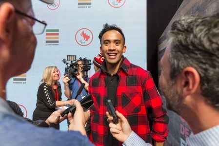 HBC Canada Kit Launch Gilmore Junio lors du dévoilement de la collection d'Équipe Canada pour PyeongChang 2018, à Toronto, le 3 octobre 2017. (Photo : COC)