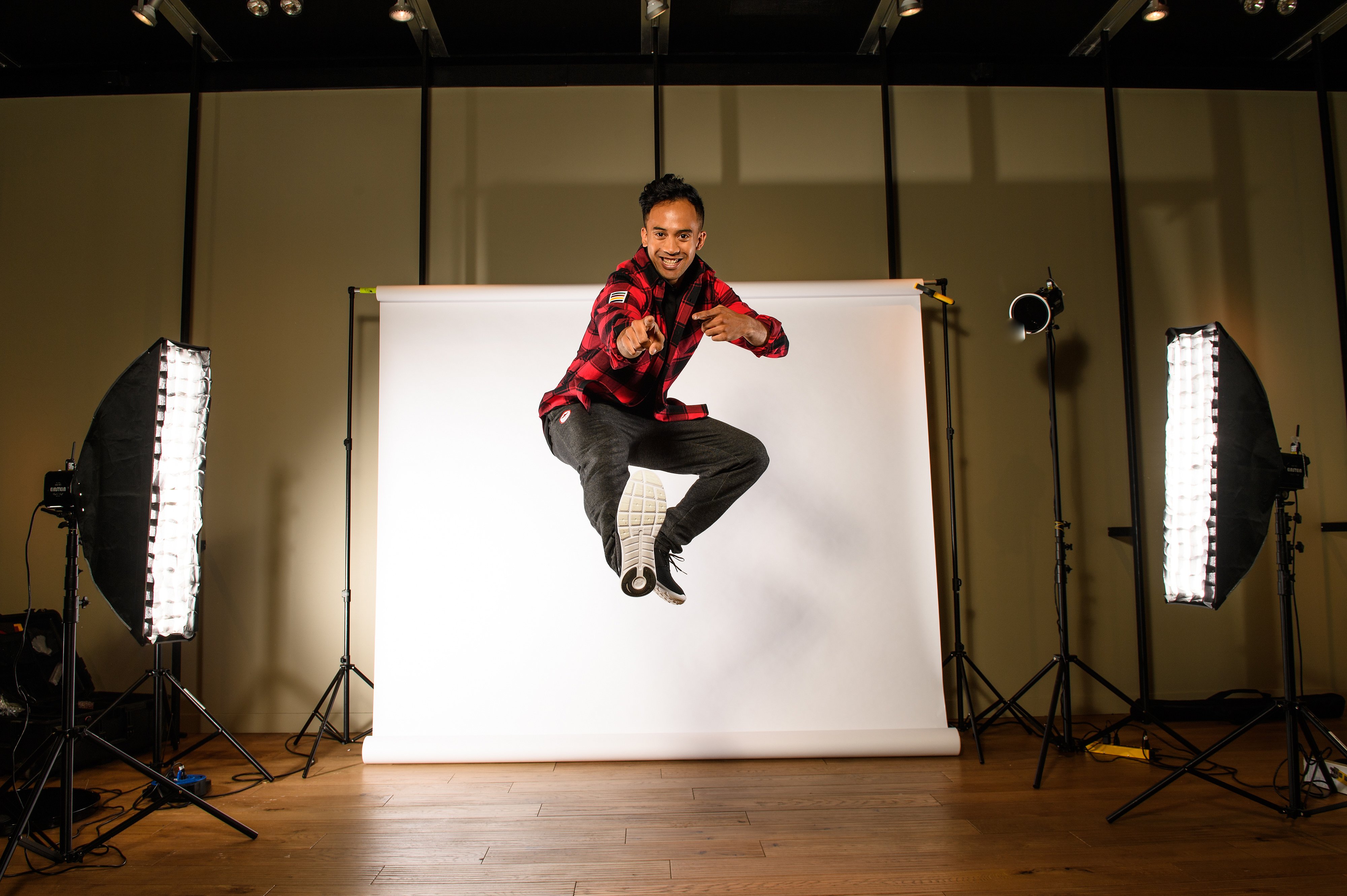 Gilmore Junio lors du dévoilement de la collection d'Équipe Canada pour PyeongChang 2018, à Toronto, le 3 octobre 2017. (Photo : COC)