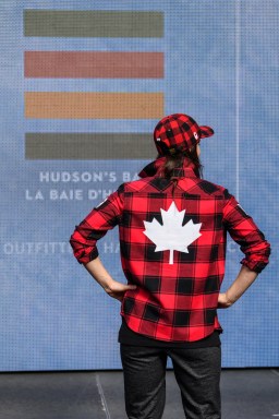 VE171003-0822 Kelsey Serwa lors du dévoilement de la collection d'Équipe Canada pour PyeongChang 2018, à Toronto, le 3 octobre 2017. (Photo : COC)