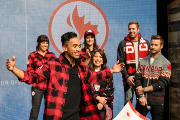 VE171003-0891 Gilmore Junio lors du dévoilement de la collection d'Équipe Canada pour PyeongChang 2018, à Toronto, le 3 octobre 2017. (Photo : COC)
