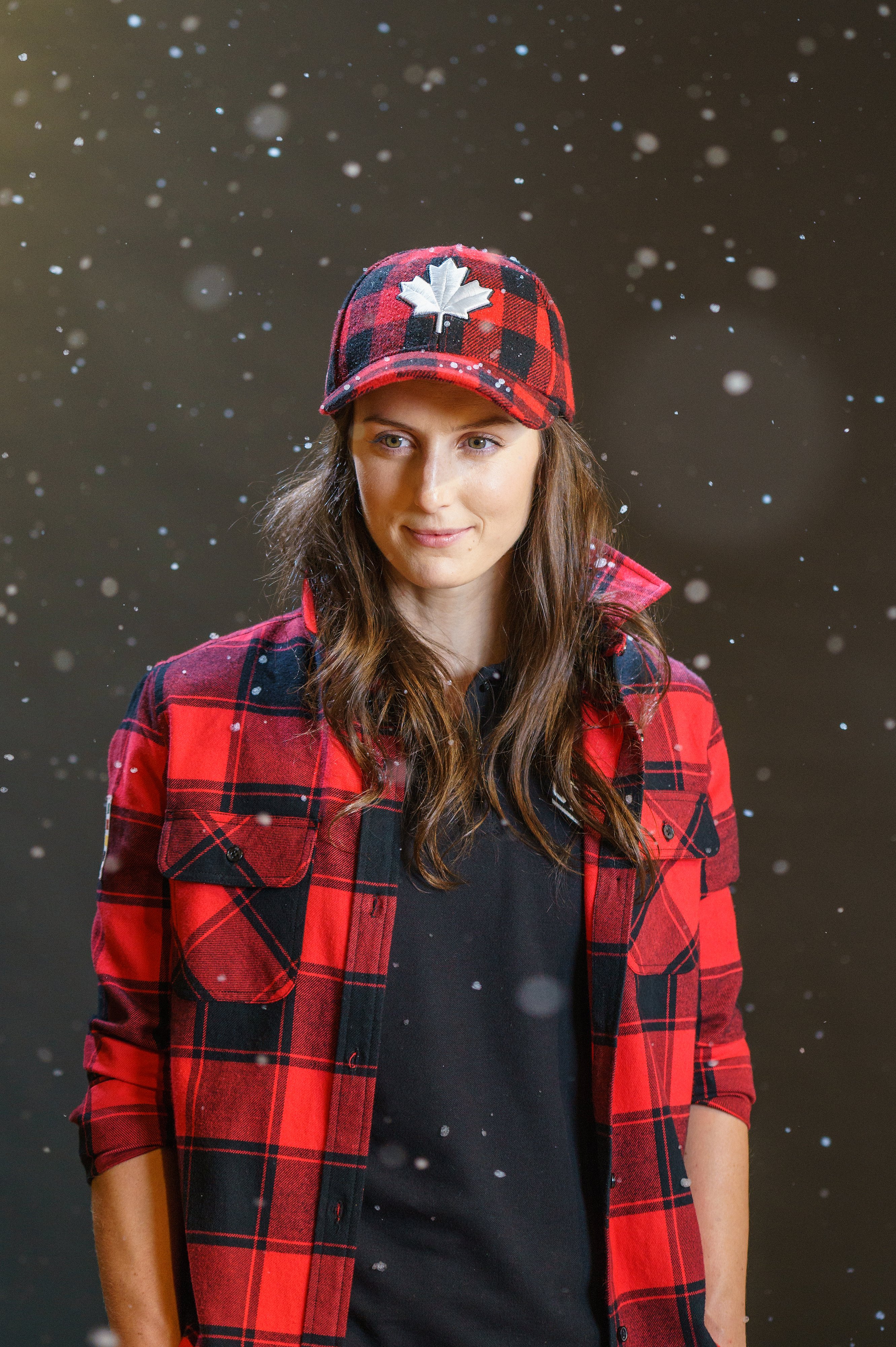 Kelsey Serwa lors du dévoilement de la collection d'Équipe Canada pour PyeongChang 2018, à Toronto, le 3 octobre 2017. (Photo : COC)