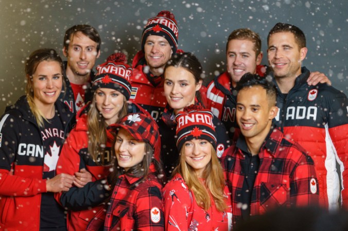 VE171003-1431 Les athlètes canadiens lors du dévoilement de la collection d'Équipe Canada pour PyeongChang 2018, à Toronto, le 3 octobre 2017. (Photo : COC)