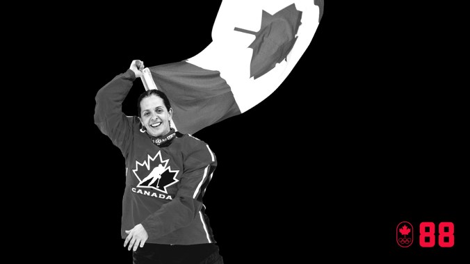 Equipe Canada - Danielle Goyette - hockey sur glace La doyenne de l’équipe nationale qui a participé au plus grand nombre de Mondiaux que n’importe quel autre athlète de hockey canadien, Danielle Goyette, a porté le drapeau canadien à la cérémonie d’ouverture de #Turin2006. Elle a marqué quatre buts en cinq parties en route vers la deuxième médaille d’or consécutive du Canada. SOIS UN MENEUR.