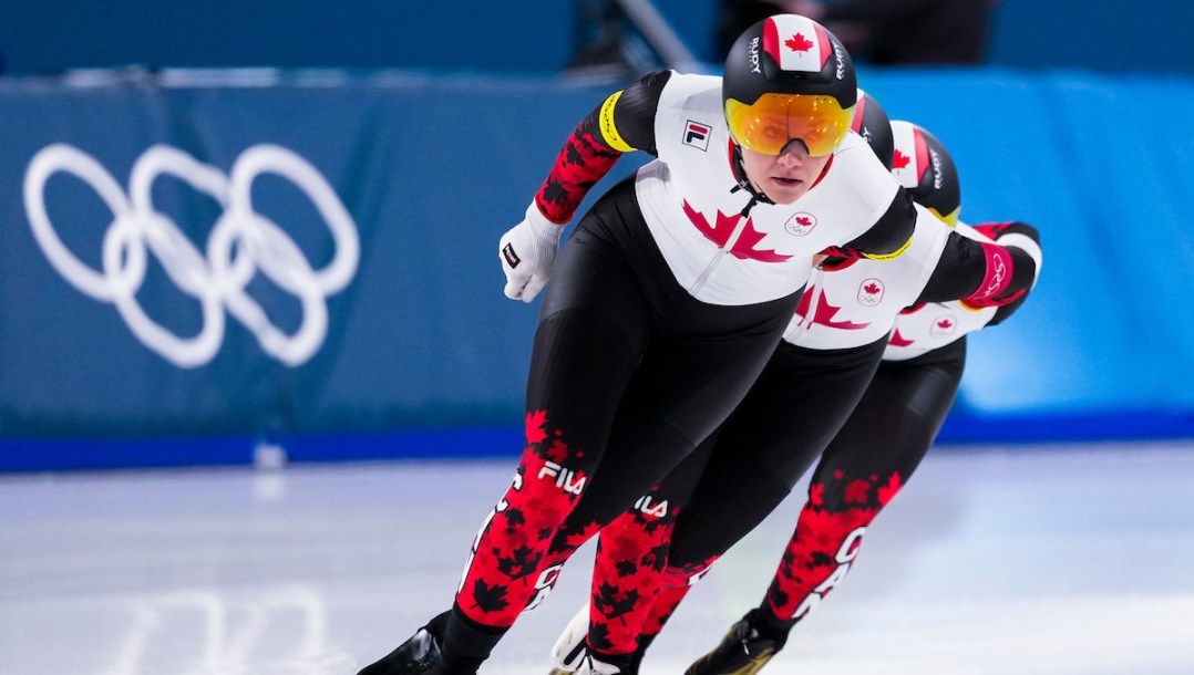 Isabelle Weidemann en action en patinage de vitesse sur longue piste.