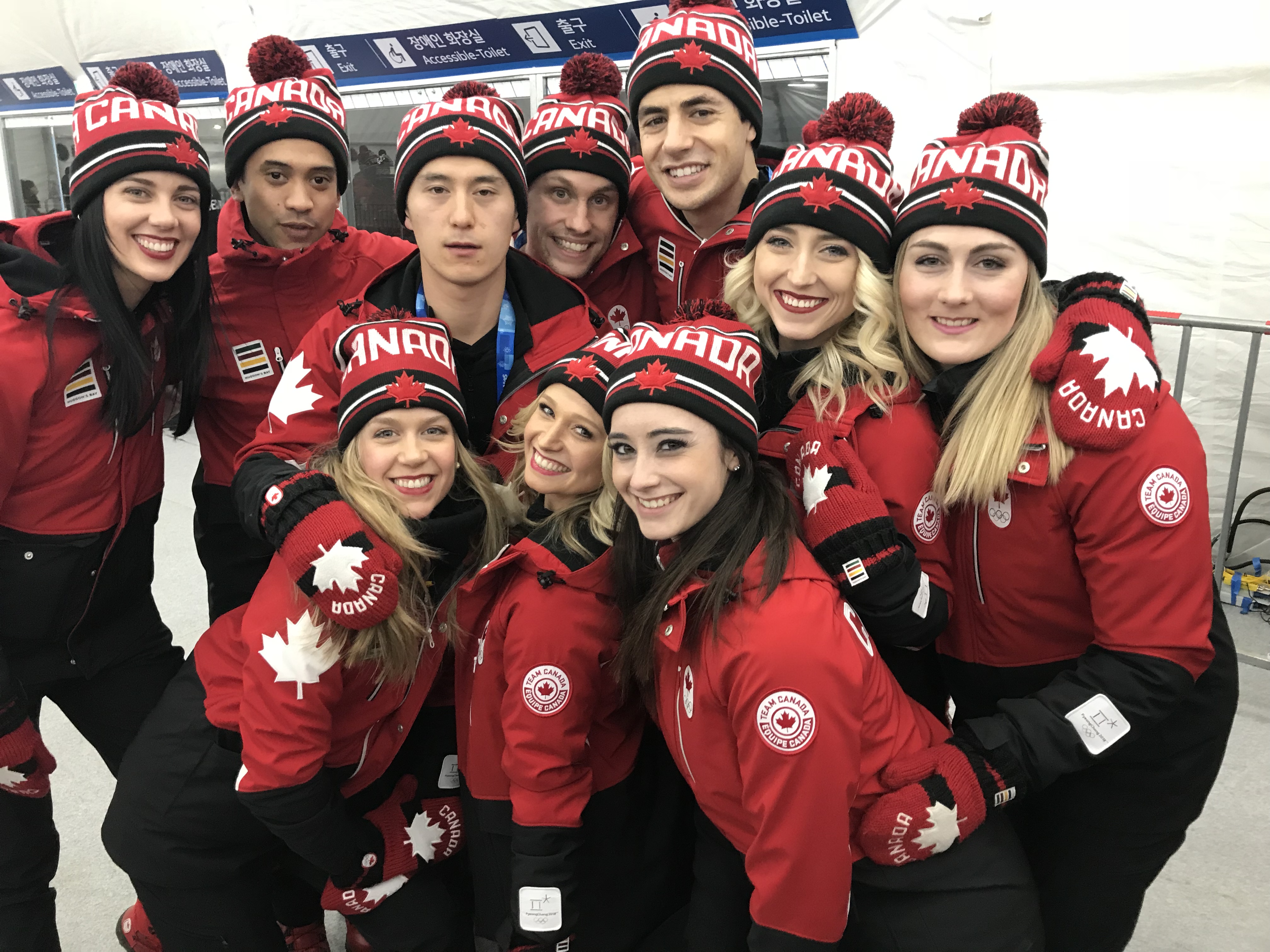 Roz Groenewoud, Gilmore Junio, Patrick Chan, Michael Marinaro, Andrew Poje, Piper Gilles, Julianne Séguin, Kaitlyn Weaver, Kirsten Moore-Towers et Kaetlyn Osmond.
