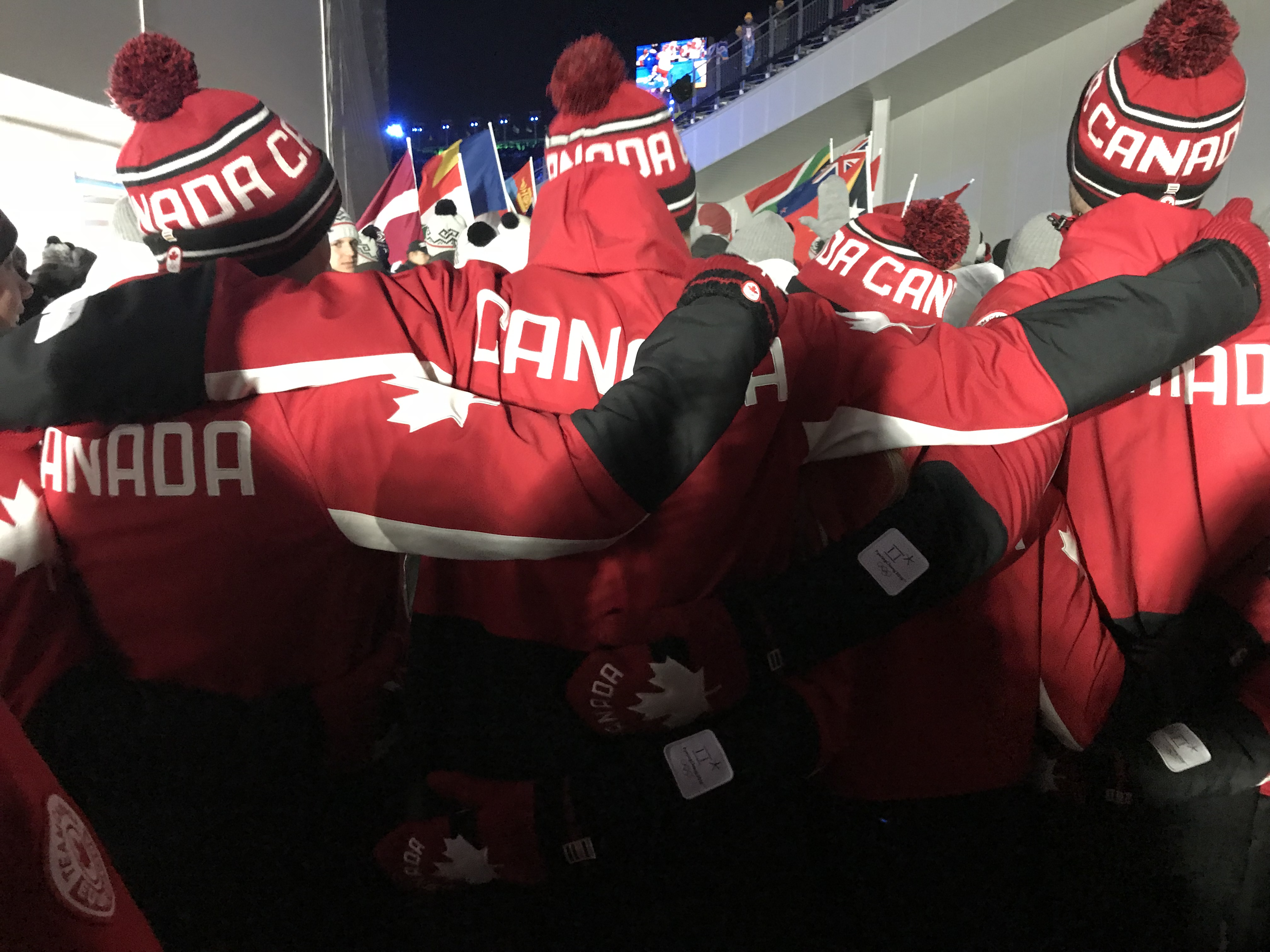 En entrant dans le stade olympique.