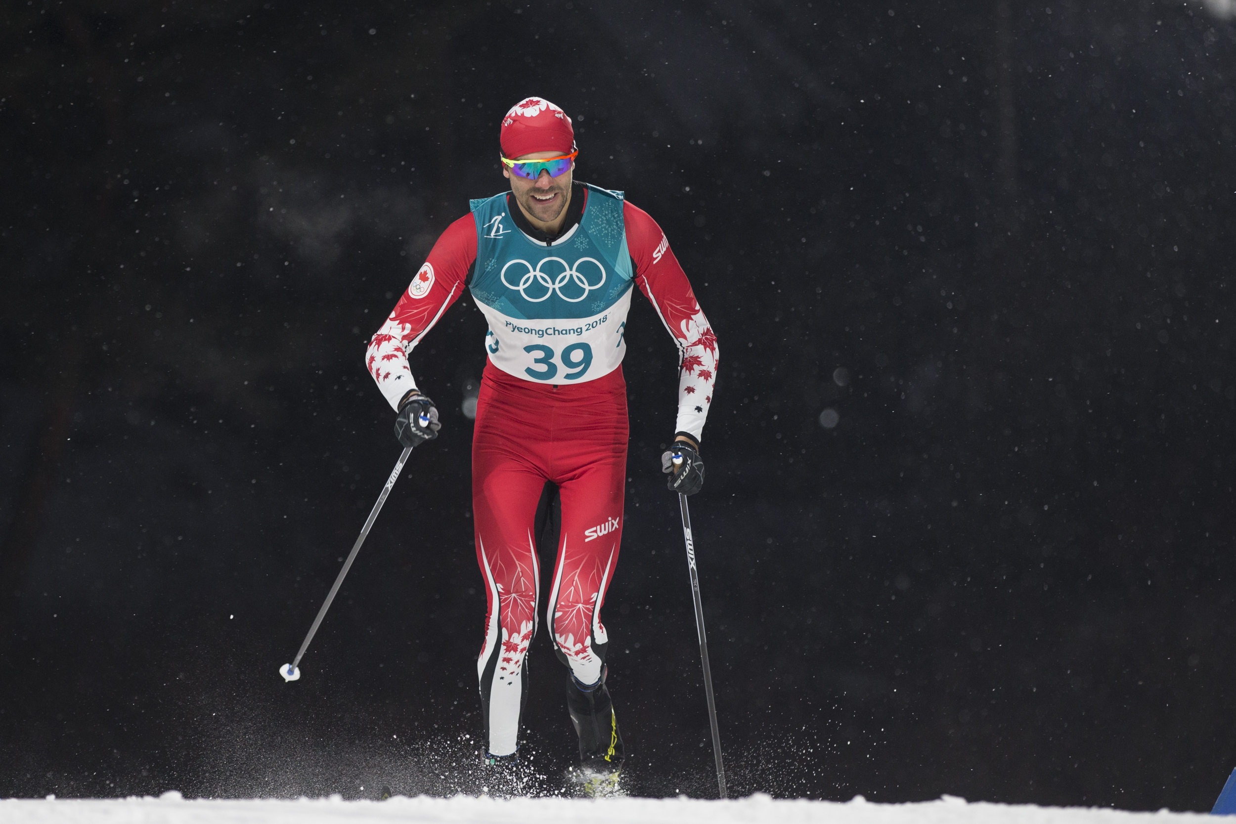 Len Valjas skie lors des qualifications de ski de fond. Photo COC/David Jackson
