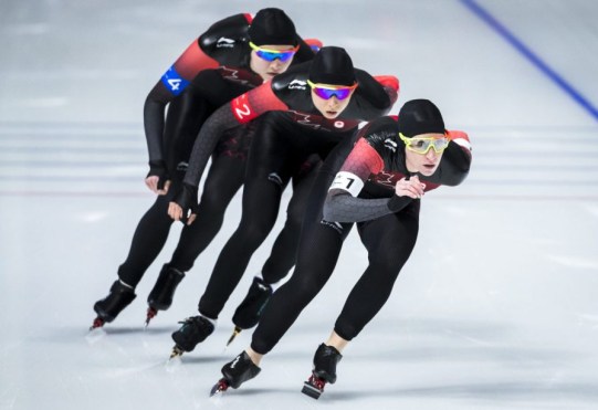 Ivanie Blondin, Keri Morrison et Isabelle Weidemann. Photo COC/David Jackson