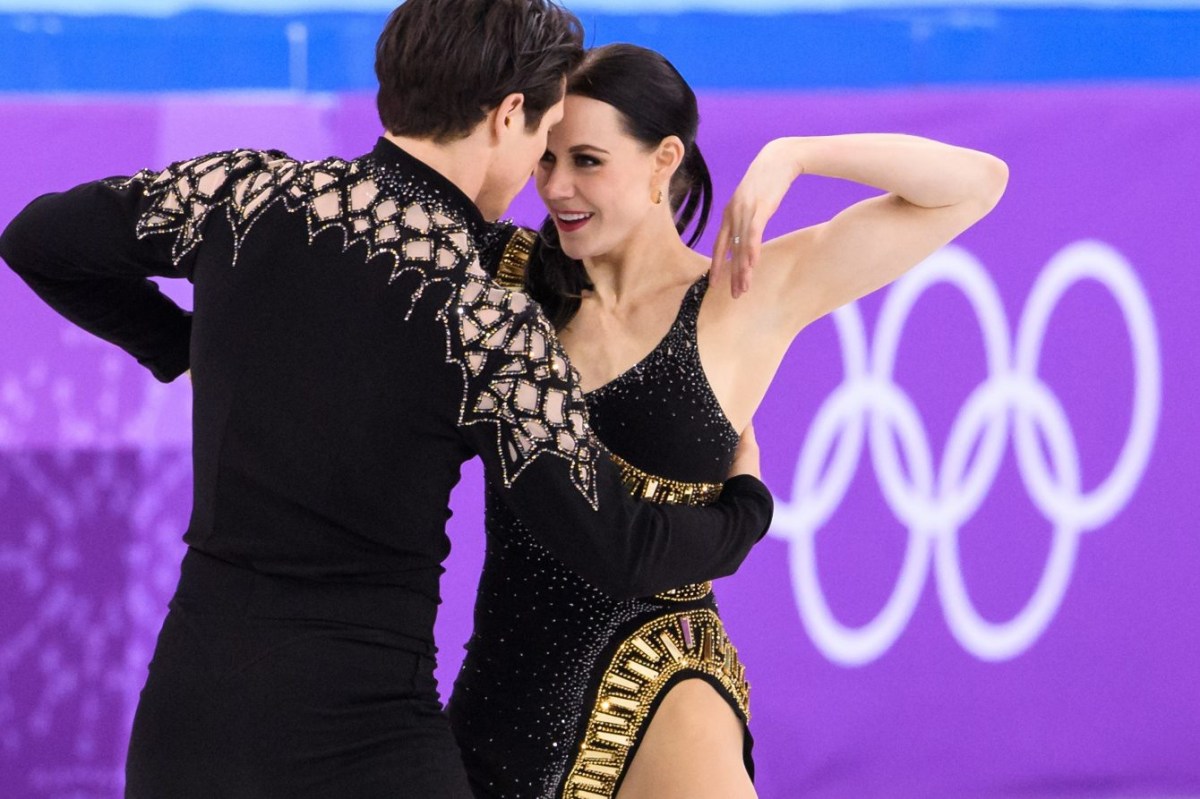 Scott Moir et Tessa Virtue sur la glace.