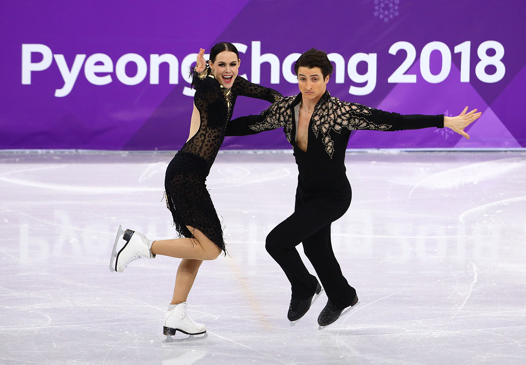 Tessa Virtue et Scott Moir en action au cours du Jour 10. COC Photo par Vaughn Ridley