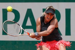 Bethanie Mattek-Sands dans son match contre l'Allemand Andrea Petkovic au deuxième tour du tournoi de tennis de Roland-Garros, le jeudi 31 mai 2018 à Paris. (AP Photo / Michel Euler)