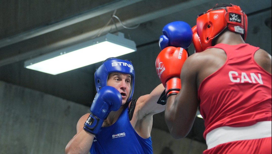 Bryan Colwell dans un duel de boxe.